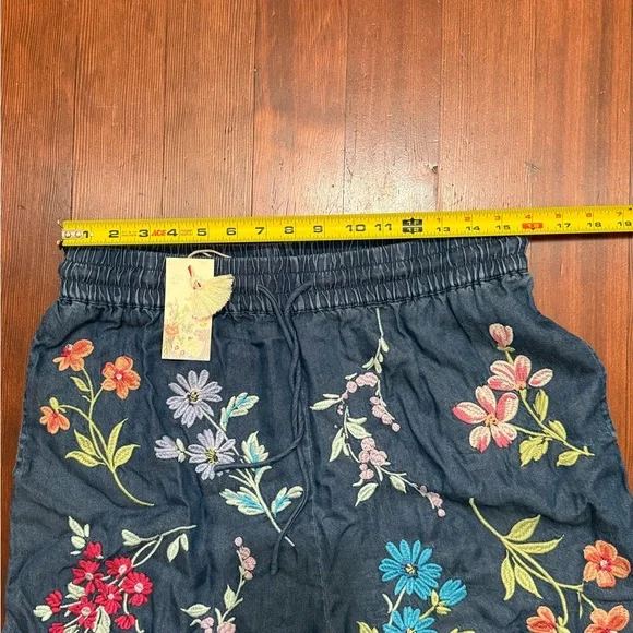 JHONNY WAS Evangeline drawstring shorts size Medium - Picture 4 of 9